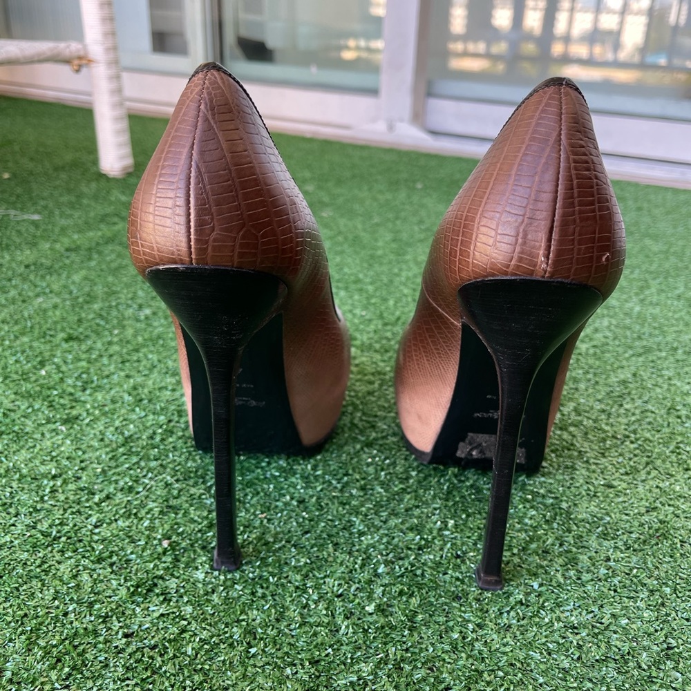 Yves Saint Laurent heels size 9.5 - Picture 5 of 11